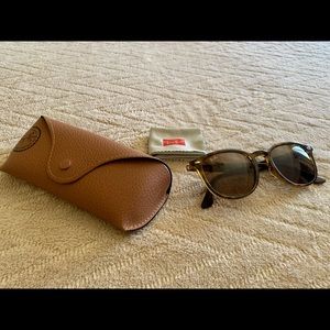 Ray-Ban Wayfarer in Tortoise